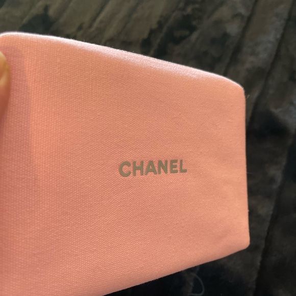 Chanel Perfume pouch Came with Chanel Chance set. 💯 Authentic Beauty line pink - Picture 5 of 7